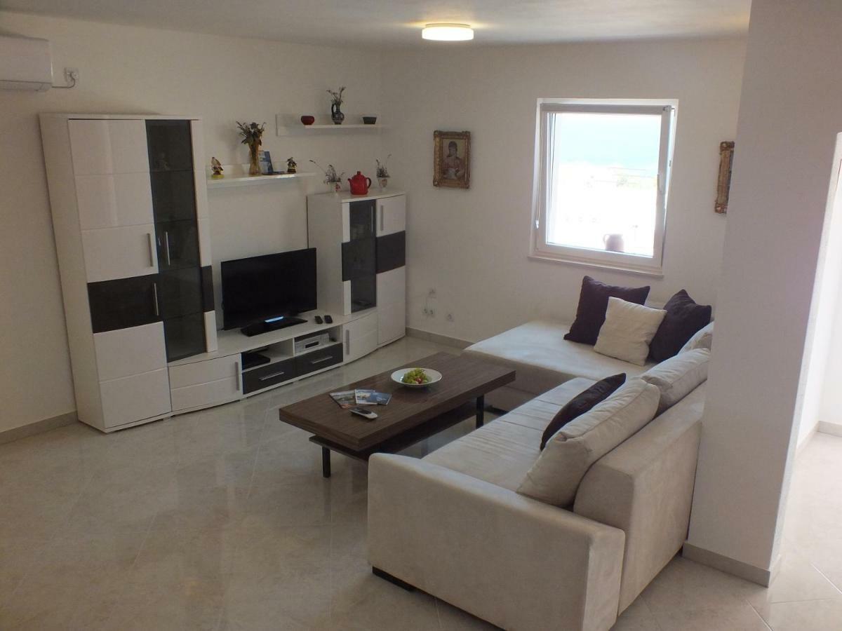 Apartments Marko Sutivan Insel Brac Exterior photo