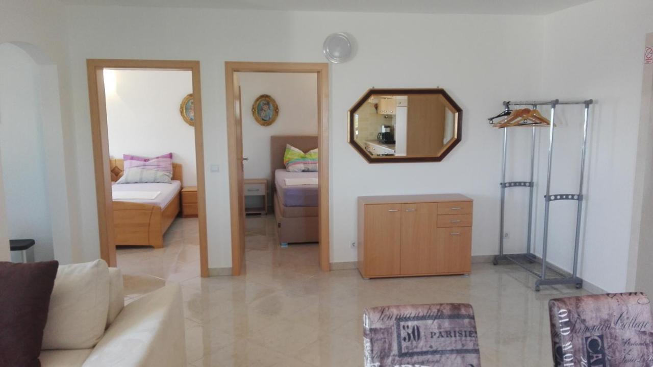 Apartments Marko Sutivan Insel Brac Exterior photo